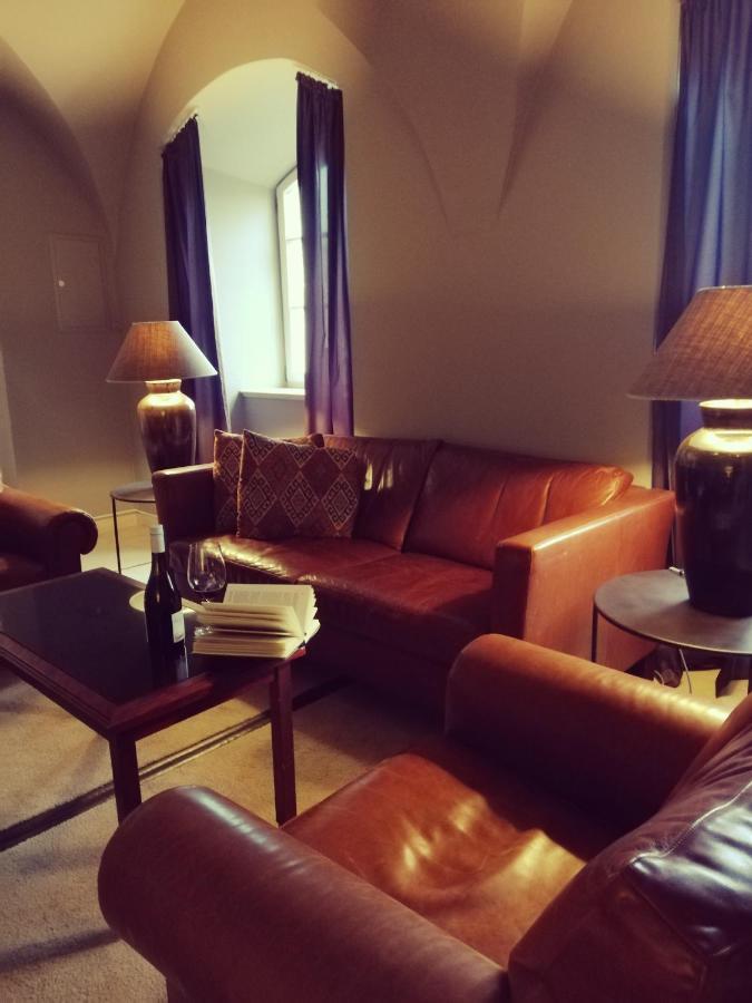 Schlossgut Groß Schwansee 외부 사진 The library at the hotel