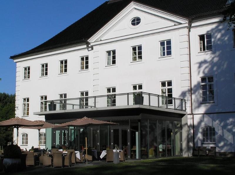 Schlossgut Groß Schwansee 외부 사진 The former hunting lodge of the Prince of Schwarzenberg