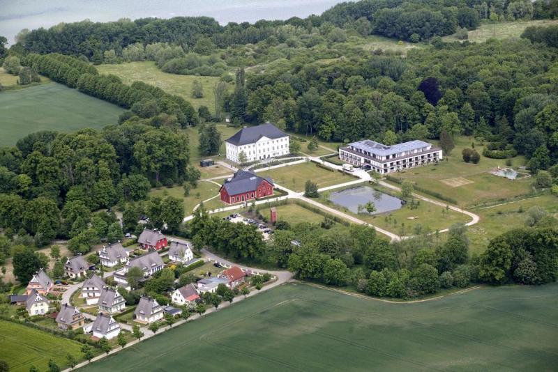 Schlossgut Groß Schwansee 외부 사진 Aerial view